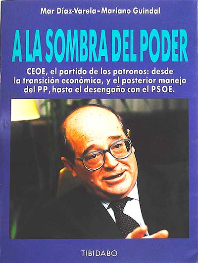 A la sombra del poder