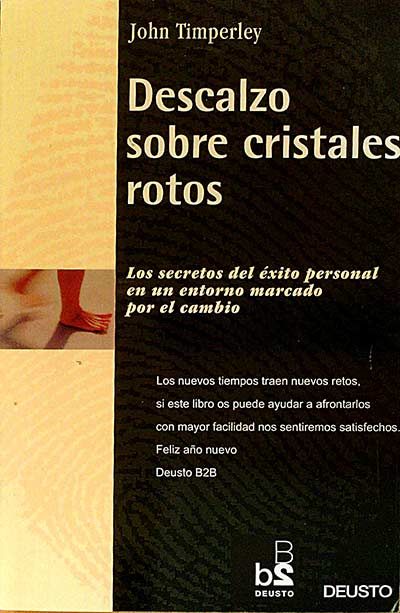 Descalzo sobre cristales rotos