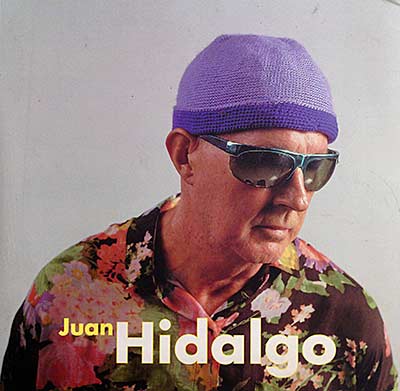 Juan Hidalgo en medio del volcan