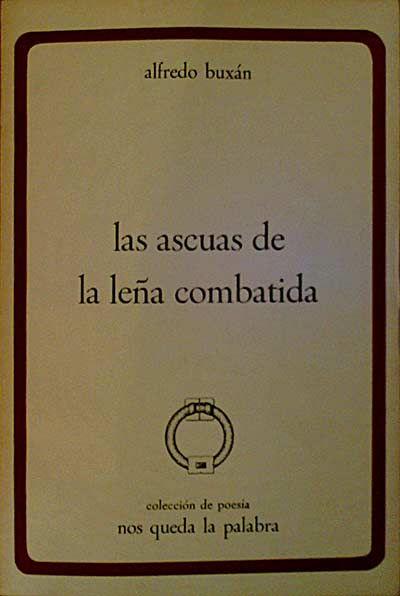 Las ascuas de las leña combatida